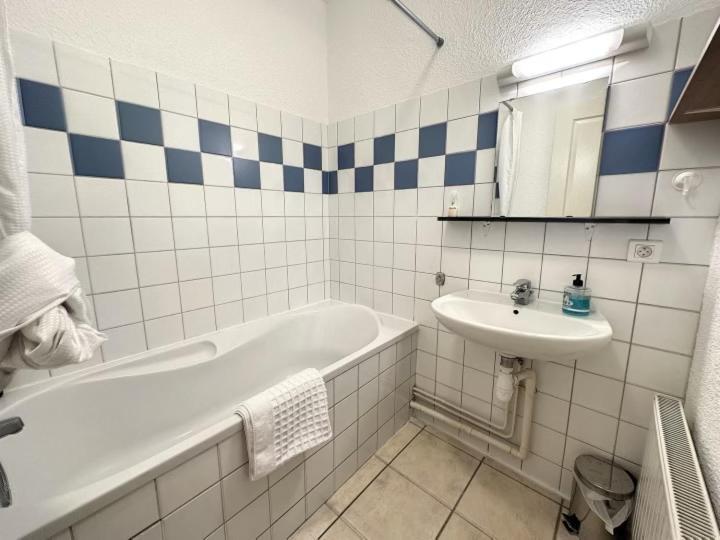 Residence Bury Тюль Екстер'єр фото